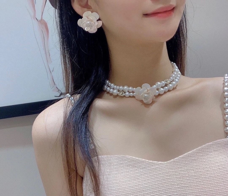 Ch**el earrings